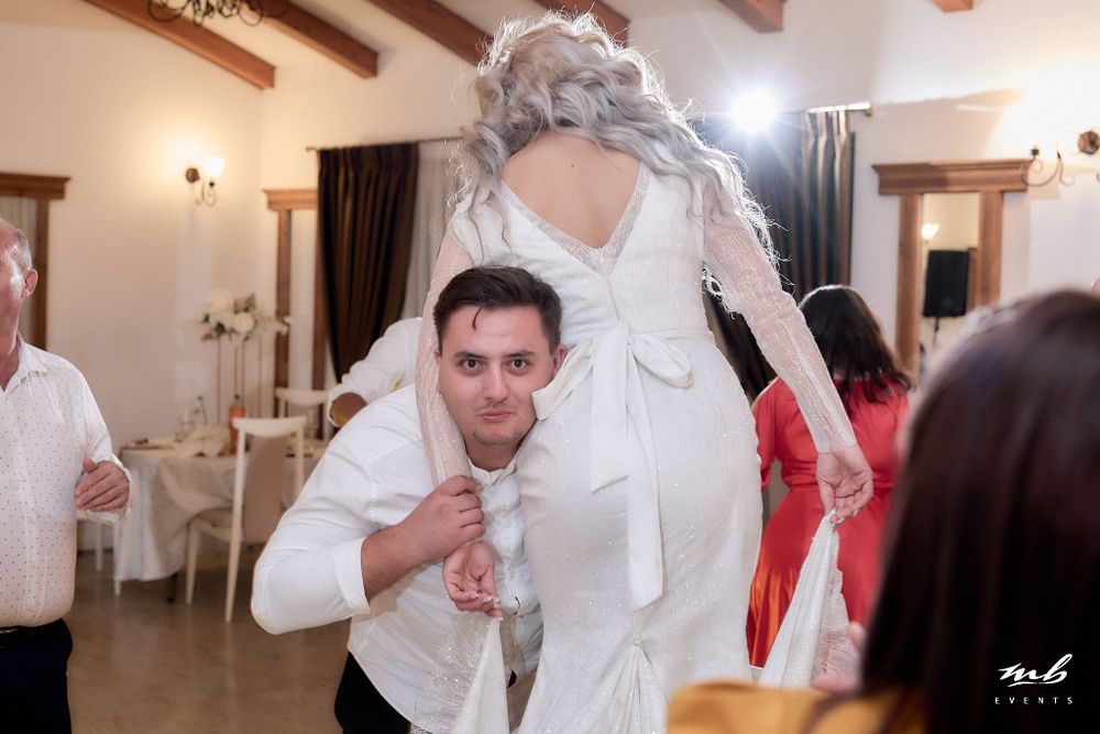 Rochie de mireasa sirena cu trena