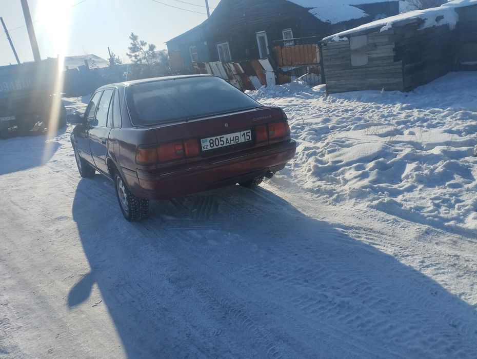 Продам машину тайота Карина е2