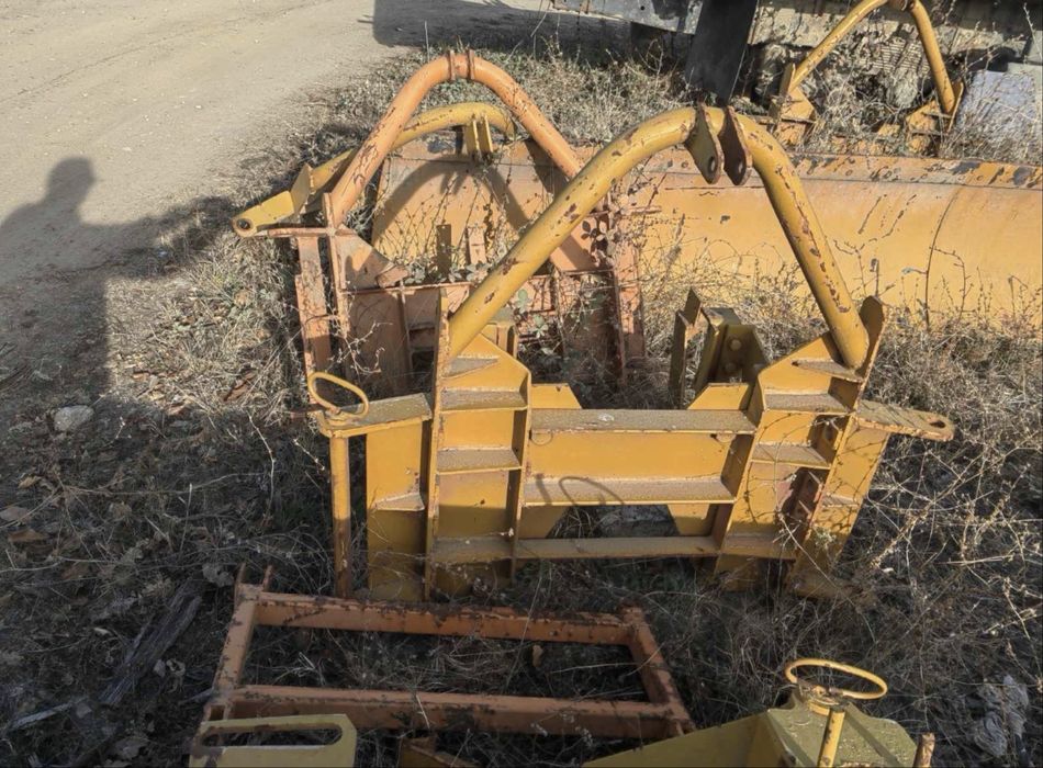 Гребло сняг.    .