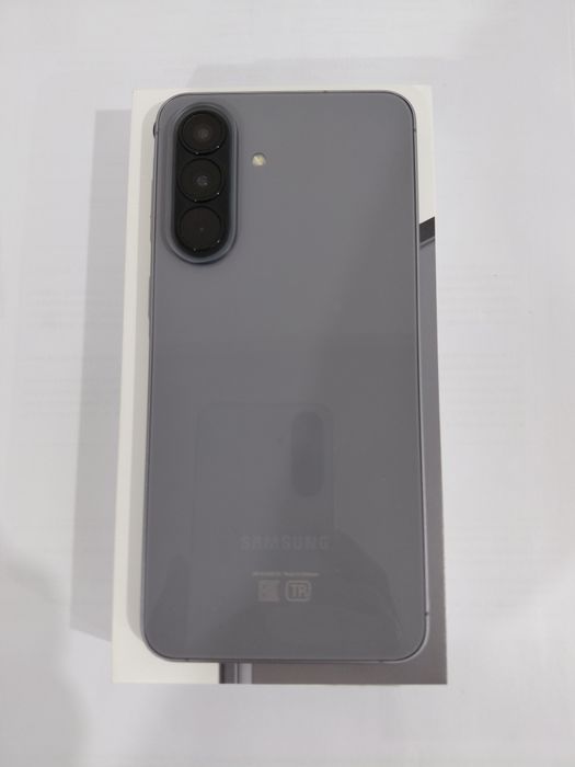 Самсунг А 57 5G.