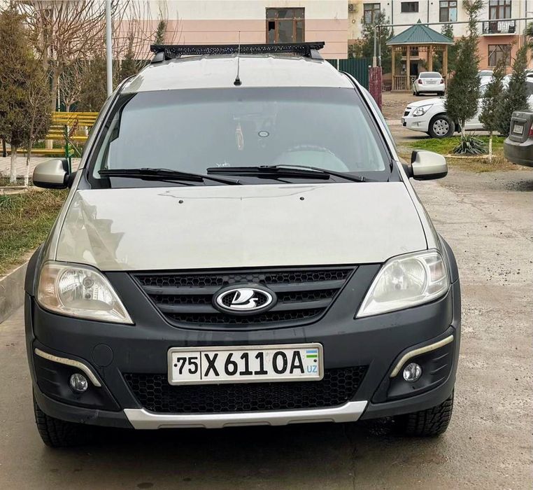 Largus avtomashinasi