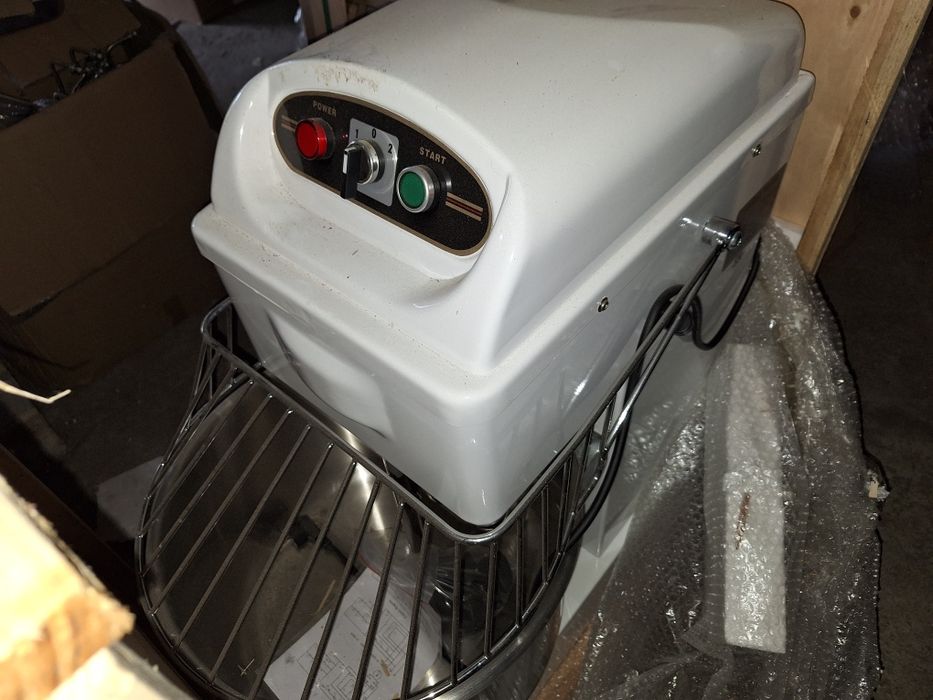 Тестомесачка спирална 20,30,40л. 50л. Чисто нова