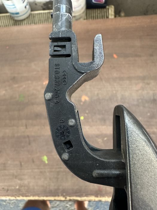 Maner keyless entry stanga dreapta fata sp audi a4 b8 a5 q5 8t0837205A
