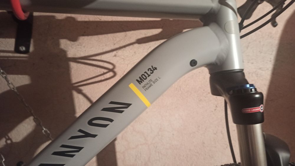 Vând bicicleta Canyon noua