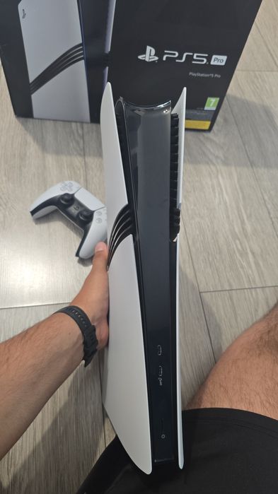 Ps5 pro fullbox( garantie 11.2027)