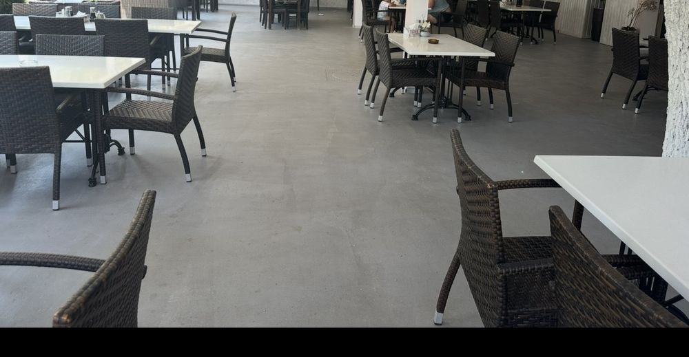 Masa cu 4 scaune din Werzalit