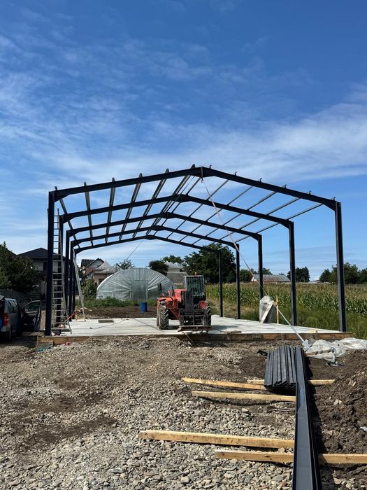 Vând structura metalica