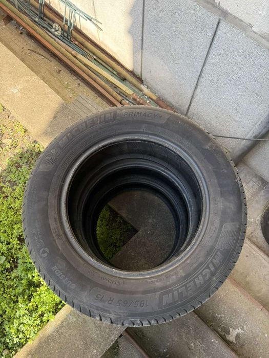 4 бр летни гуми 195/65 R15 Michelin + Pirelli