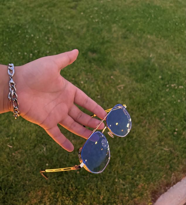 Унисекс очила със златни рамки и сини стъкла-Елегантна визия!