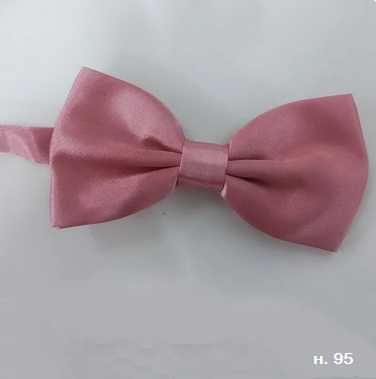 Различни чисто нови мъжки папионки