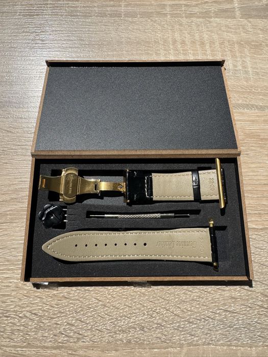 Елегантна кожена каишка за Apple Watch 46mm с "Butterfly" закопчалка