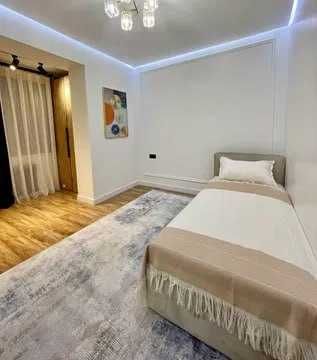 4-комн у ЦУМа, 100м², 4/5, кирпич, центр`