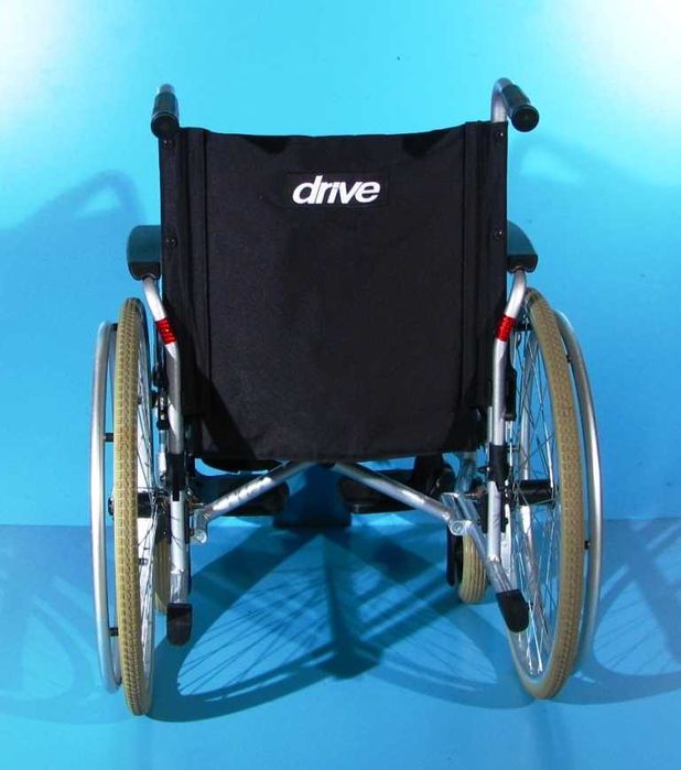 Scaun cu rotile handicap Drive - latime sezut 47 cm