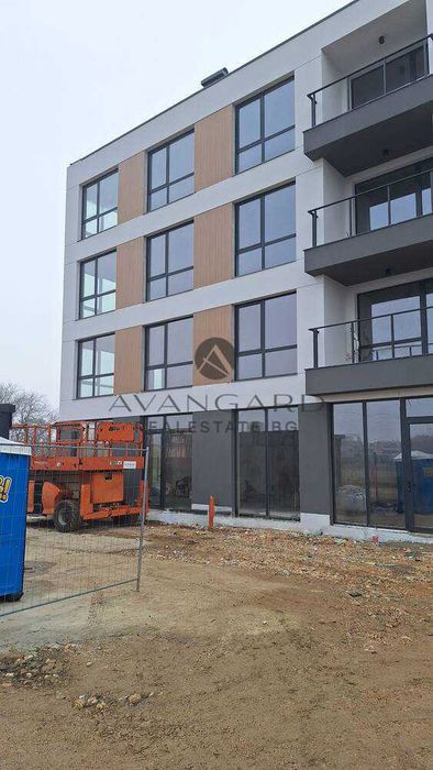 Продава се Двустаен апартамент в Пловдив, Остромила - 71 кв.м за 1427 €/кв.м - Снимка #1