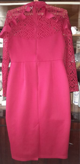 продам платье красного цвета