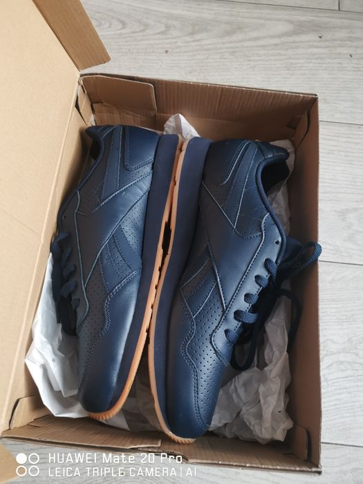 Продавам чисто нови маратонки Reebok 44