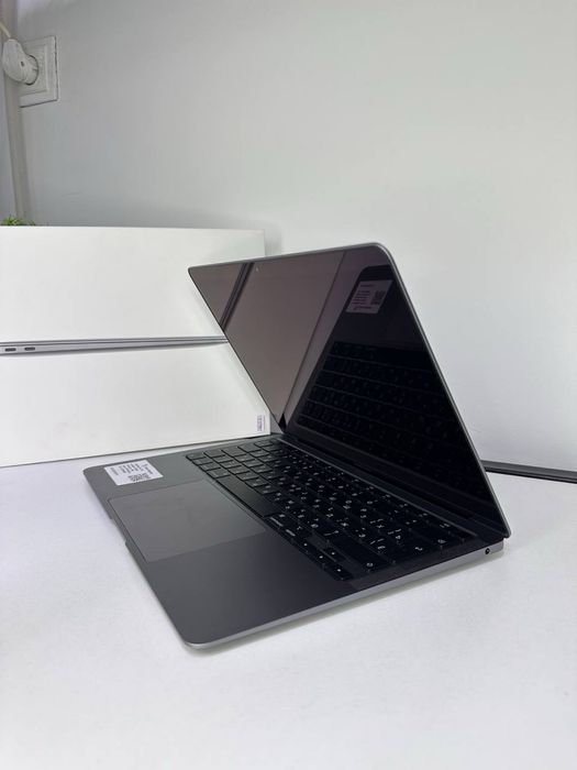 MacBook Air M1 / ram 8gb / (2020) / ₽
