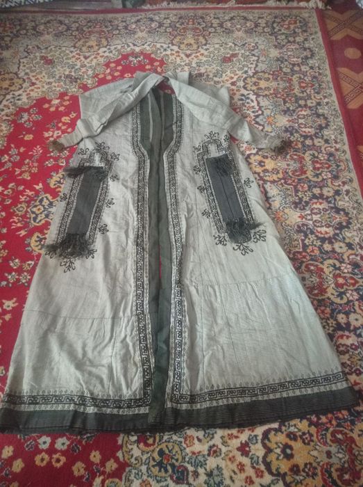 Антиквар паранжи 1920 годов выпуска