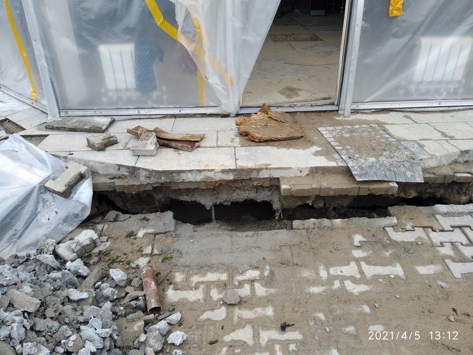 Выравнивание дома домкратами