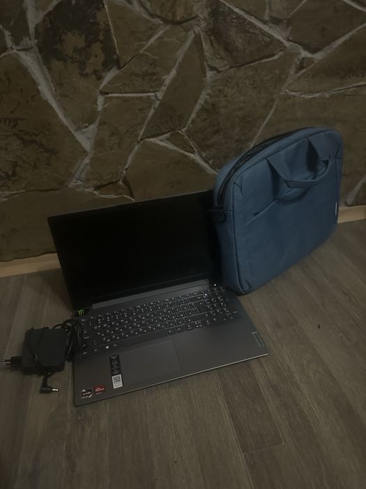 Продавам лаптоп на lenovo IdeaPad 3