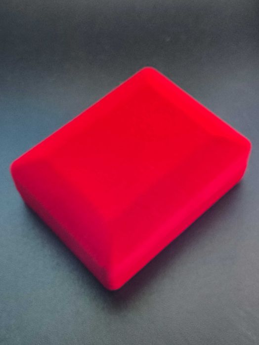 НА ЕДРО: Луксозни кадифени кутии за бижута (над 130 бр.) – ТОП ЦЕНИ