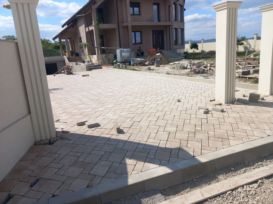 Montez pavaje și borduri