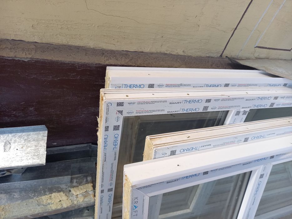 Пластик есік   сатылады бағасына келісеміз.  Продается пласт