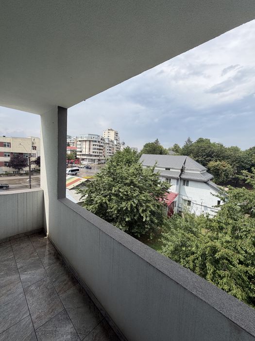 Vand apartament 2 camere bloc nou