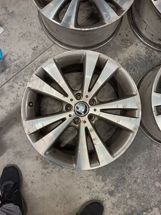 Vând jante aliaj VW SKODA AUDI,  model Chicago R18 5x112 8J Et 44