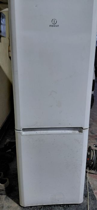 Холодильник Indesit