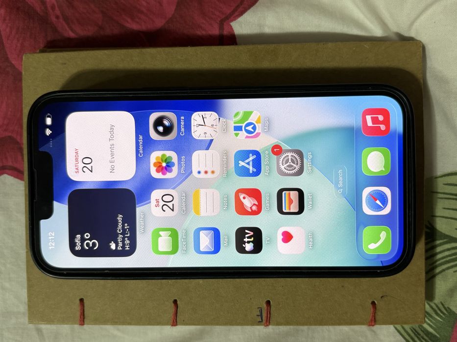 iphone 13 зелен с кутия