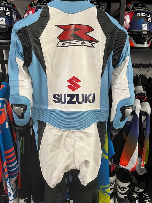 Кожен мото екип SUZUKI GSXR ,размер 54 М/L,1 част,гърбица,протектори