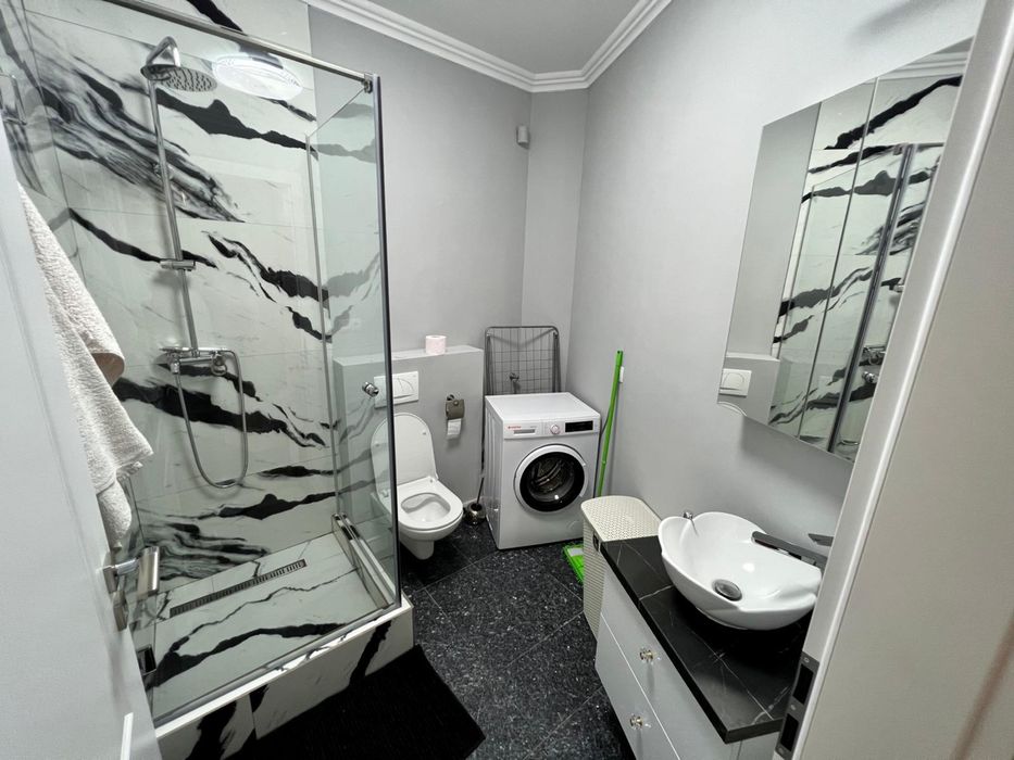 Inchiriez apartament cu 2 camere,zona Olosig,Rogerius