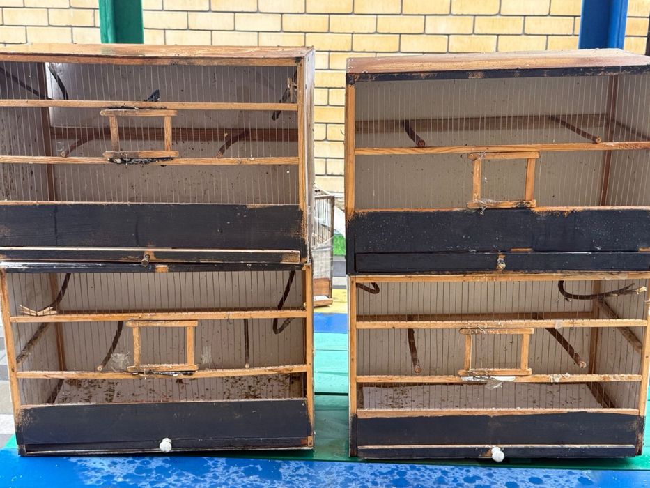 Продам клетки в отличном состоянии