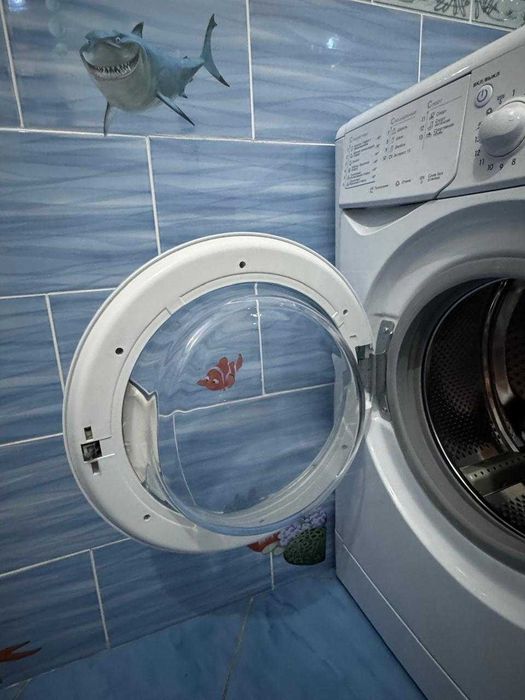Машинка стиральная INDESIT