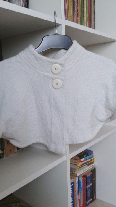 Pelerina / capa alba BSB