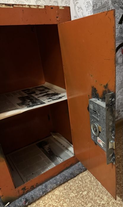 Продам сейф, металический шкаф