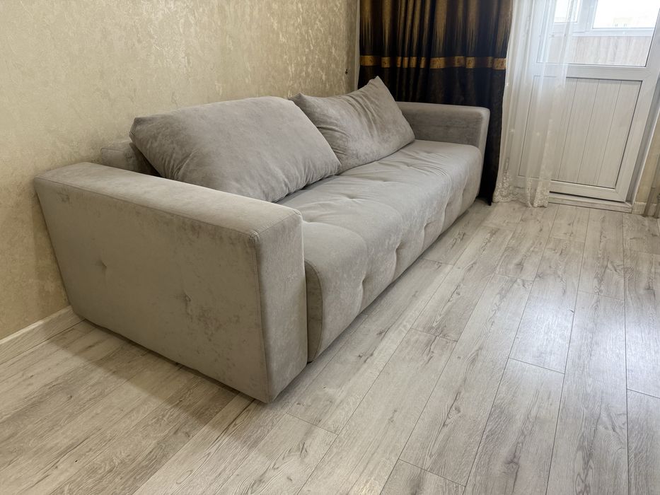 Продам диван очень дешево