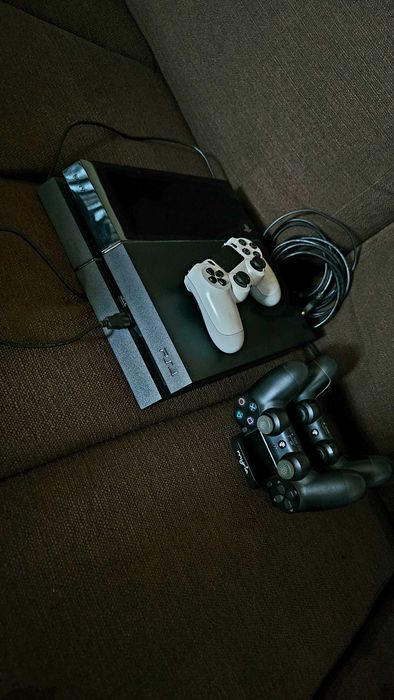Playstation 4, Controller PS4 x 3