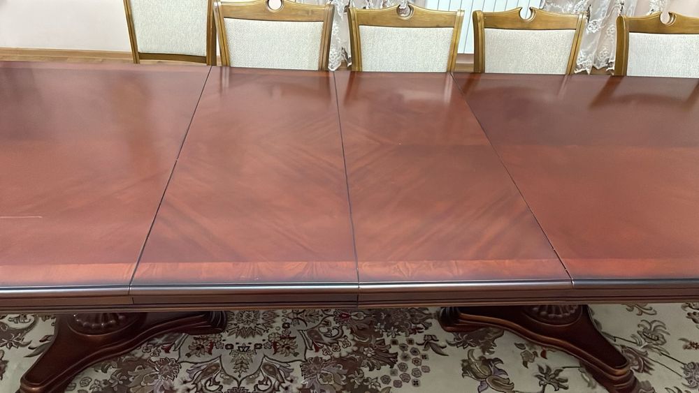 Стол для гостиной