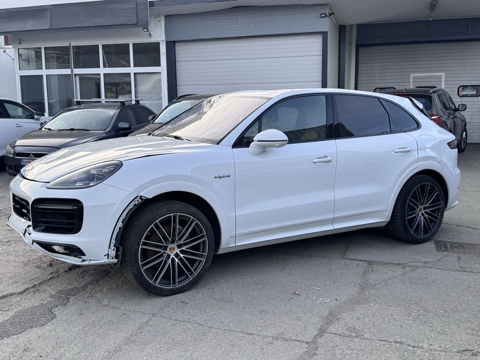 PORSCHE Cayenne 2021 — imagine 3