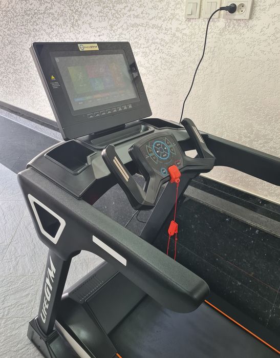 Беговая дорожка "LIFE-GYM LGM 770"