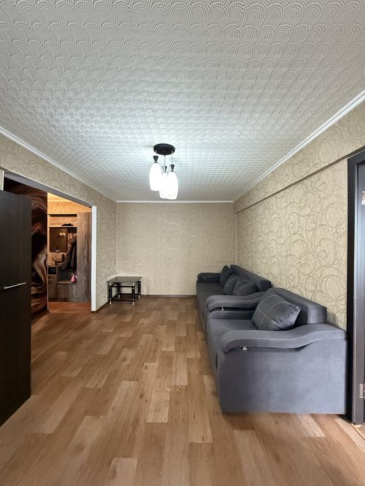 Сдаётся двух комнатная квартира