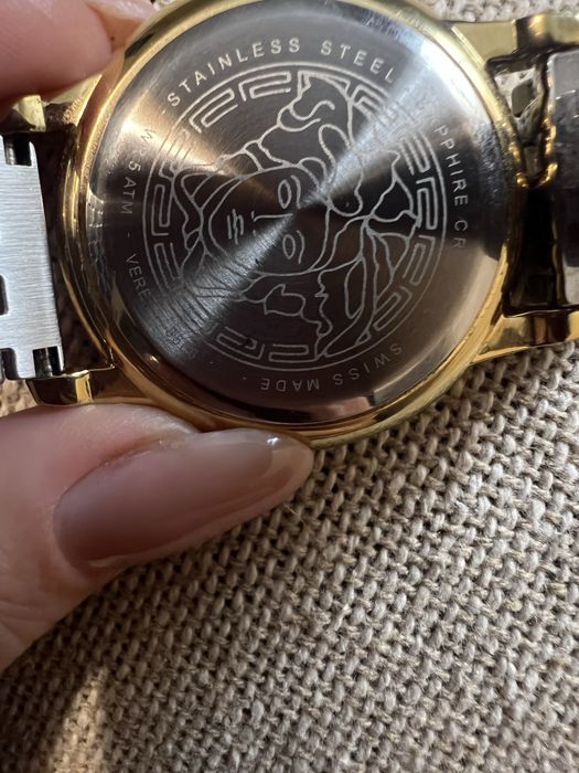 Часовник Versace