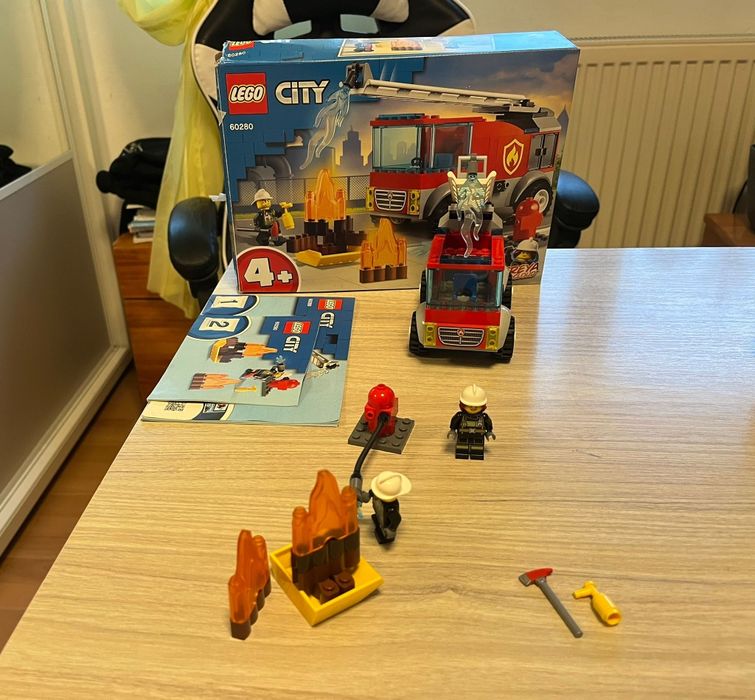 Vând seturi lego