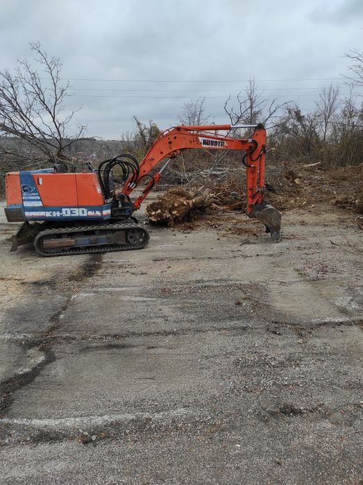 Услуга с мини багер 3т дренажи ями основи изкореняване на дървета