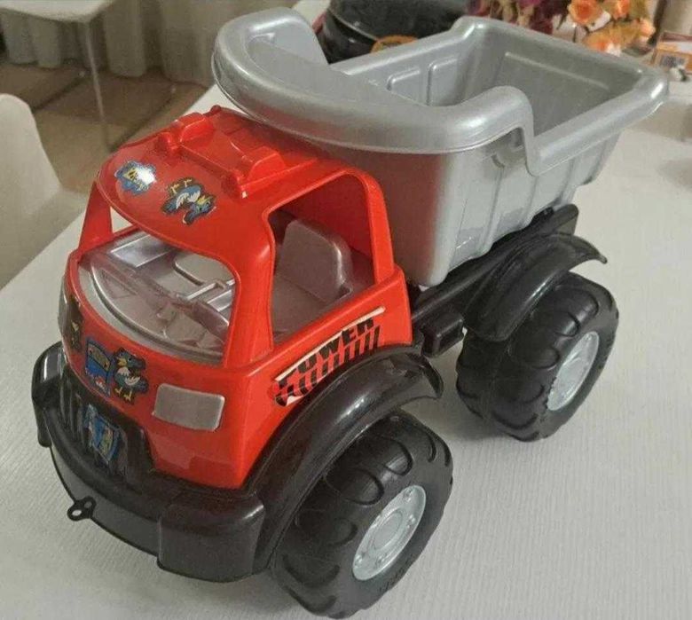 Camion IMENS - 2 bucati - unul basculabil, 50 cm / 26 cm / 33 cm