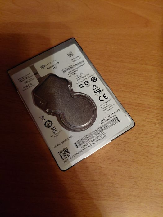 Продам новый 1тб