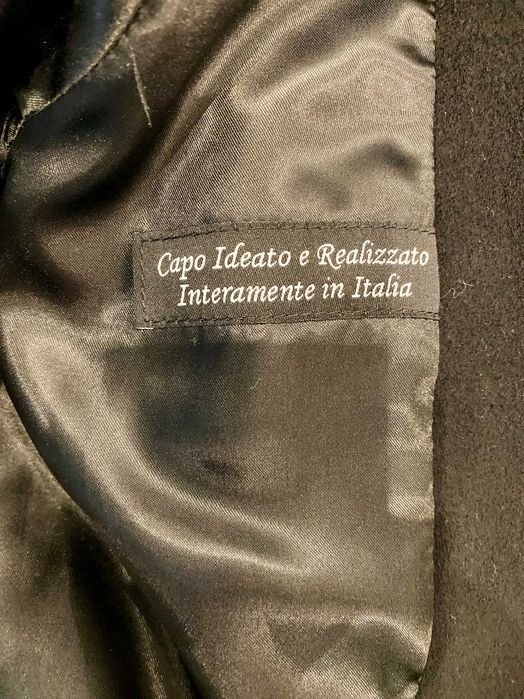 Ново дамско палто. Вълна/кашмир. Италия. MAZZI. Размер 40.