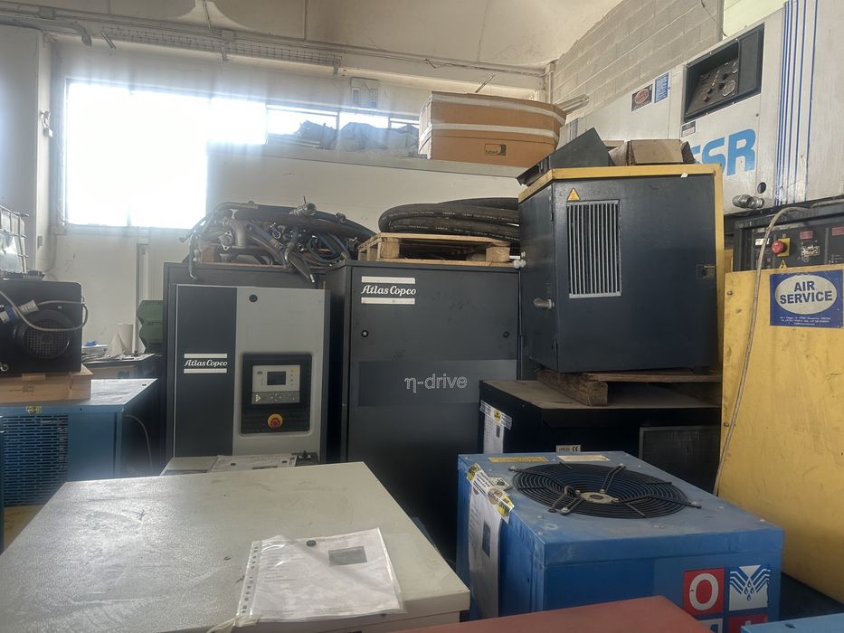 Compresoare de aer pe surub si piston